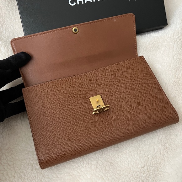Auth Chanel Vintage Brown Caviar Tri-Fold Wallet - Excellent Condition - Picture 5 of 13